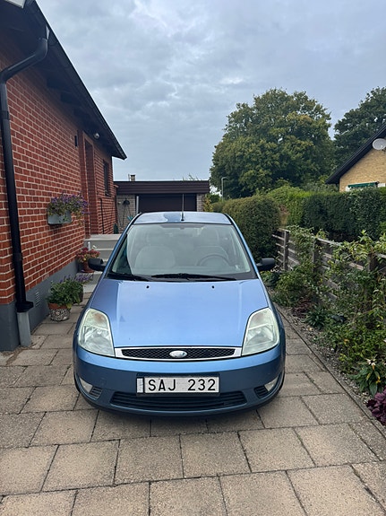 Ford Fiesta 2 of 7