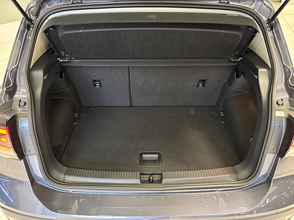 Volkswagen T-Cross 6 of 21