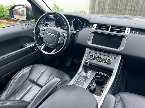 Land Rover Range Rover Sport 7 of 12