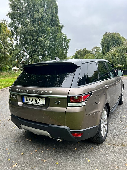 Land Rover Range Rover Sport 5 of 12