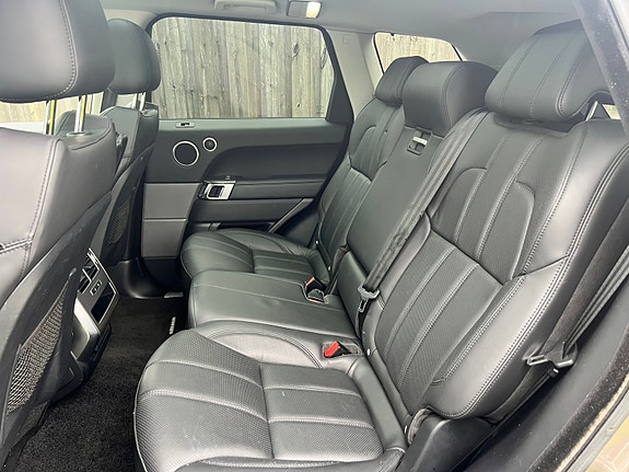Land Rover Range Rover Sport 10 of 12