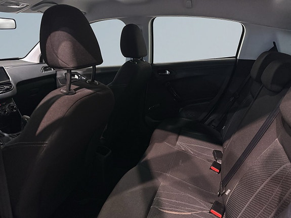 Peugeot 208 13 of 20