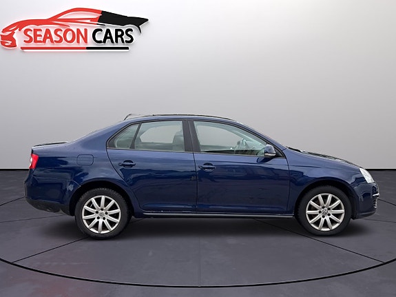Volkswagen Jetta 8 of 13