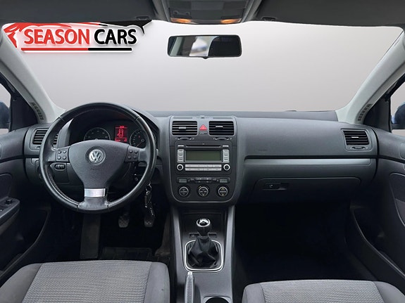 Volkswagen Jetta 10 of 13
