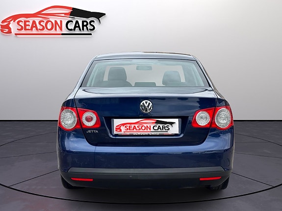 Volkswagen Jetta 9 of 13