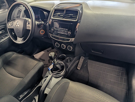 Mitsubishi ASX 7 of 12