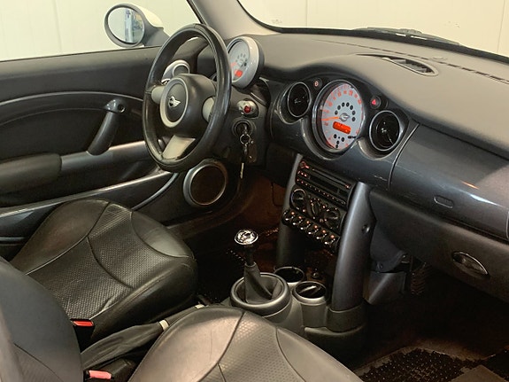 MINI Cooper 8 of 11