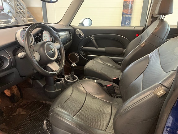 MINI Cooper 9 of 11