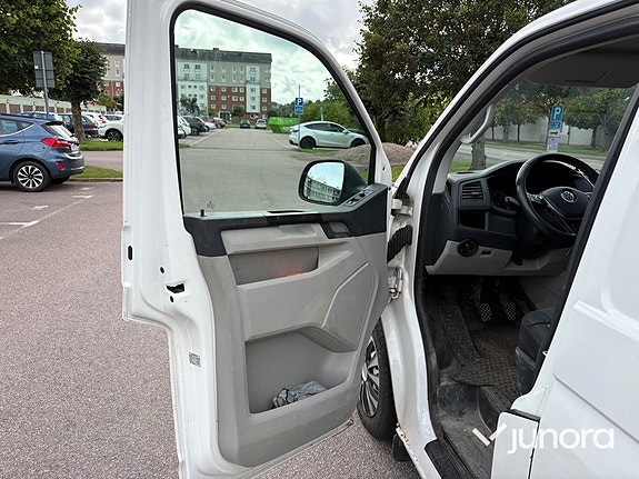 Volkswagen Transporter 9 of 19