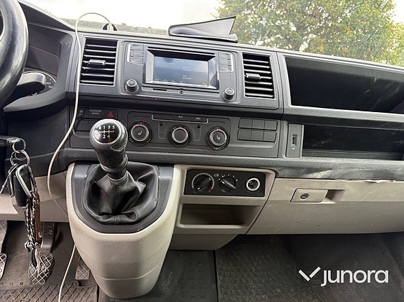 Volkswagen Transporter 12 of 19