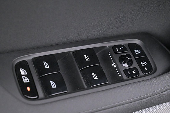 Polestar 2 10 of 27