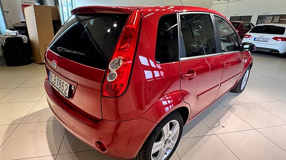 Ford Fiesta 10 of 14