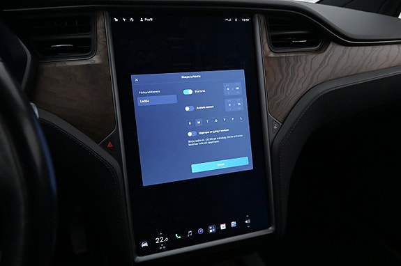 Tesla Model X 12 of 27