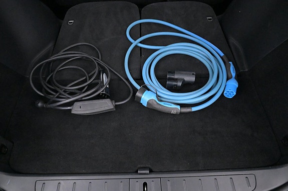 Tesla Model X 22 of 27