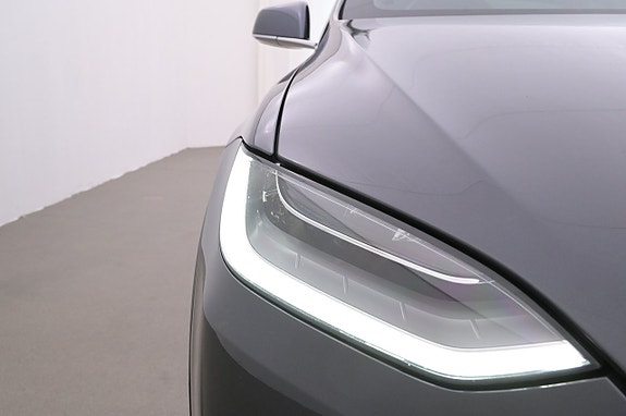 Tesla Model X 26 of 27