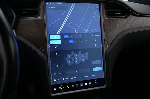 Tesla Model X 13 of 27