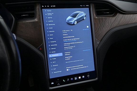 Tesla Model X 8 of 27