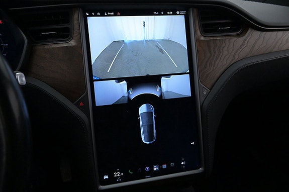 Tesla Model X 14 of 27
