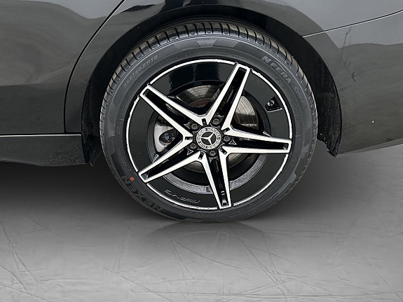 Mercedes-Benz C300 e 30 of 30