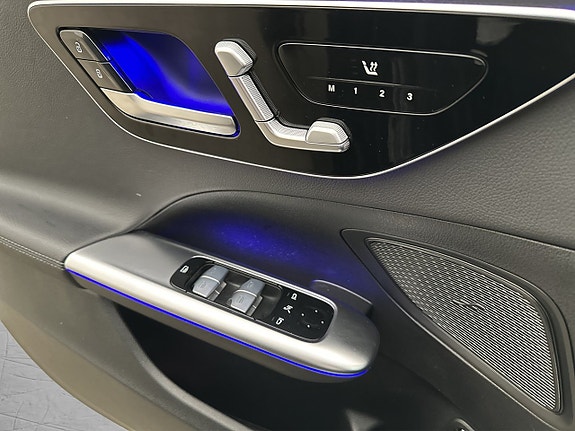 Mercedes-Benz C300 e 25 of 30
