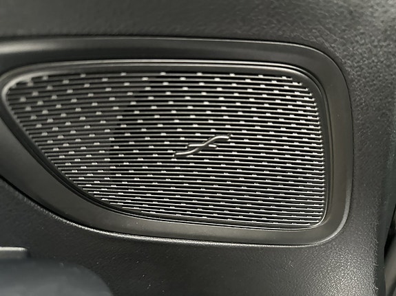 Mercedes-Benz C300 e 16 of 30
