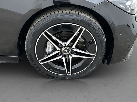 Mercedes-Benz C300 e 28 of 30