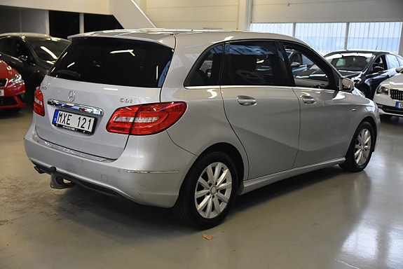 Mercedes-Benz B200 3 of 14