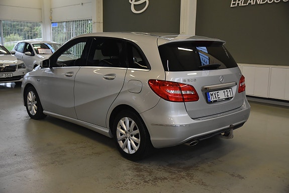 Mercedes-Benz B200 4 of 14