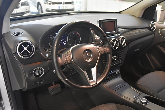 Mercedes-Benz B200 6 of 14