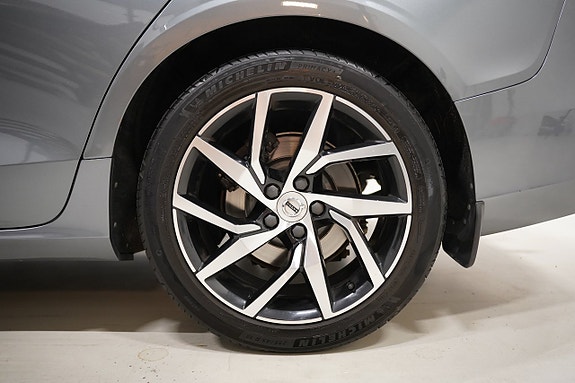 Volvo V60 4 of 22
