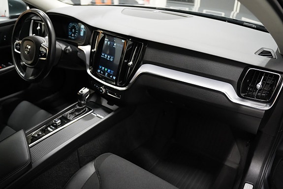 Volvo V60 10 of 22