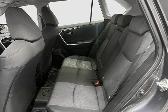 Toyota RAV4 9 of 12
