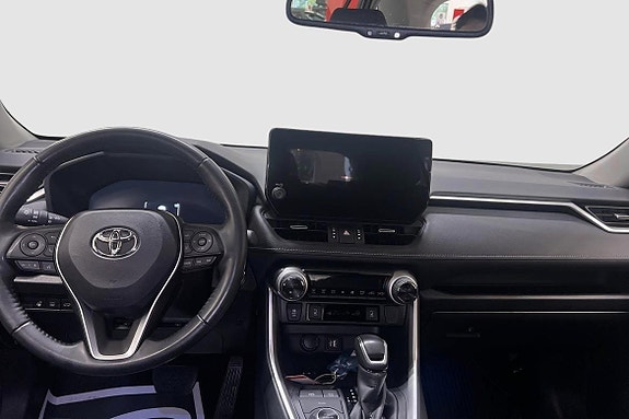Toyota RAV4 10 of 12