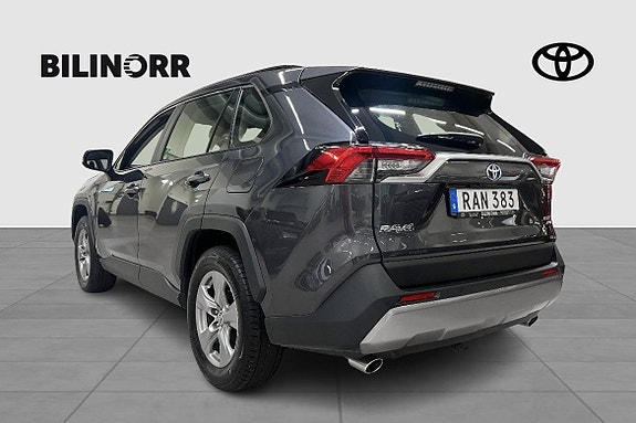 Toyota RAV4 3 of 12