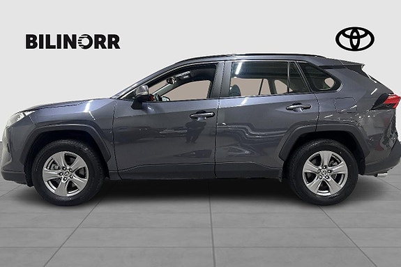 Toyota RAV4 4 of 12
