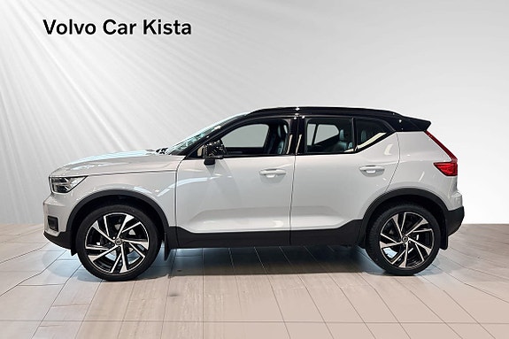 Volvo XC40 3 of 29