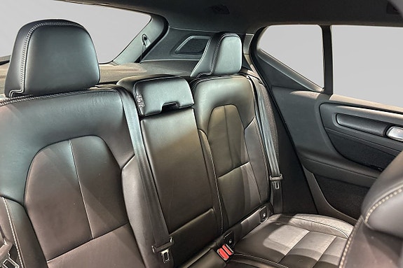 Volvo XC40 11 of 29