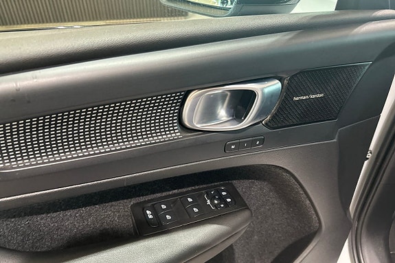Volvo XC40 19 of 29