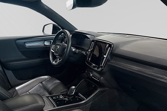 Volvo XC40 10 of 29