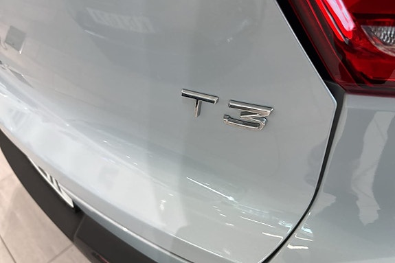 Volvo XC40 12 of 29