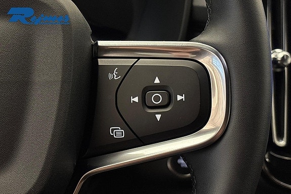 Volvo XC40 14 of 26
