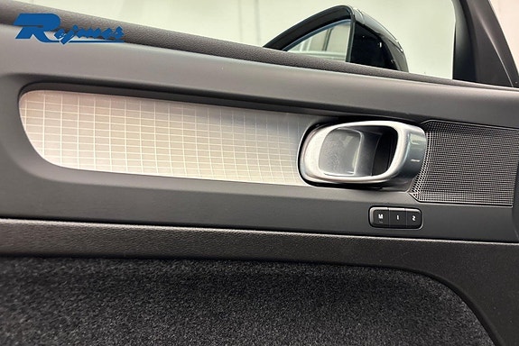 Volvo XC40 25 of 26