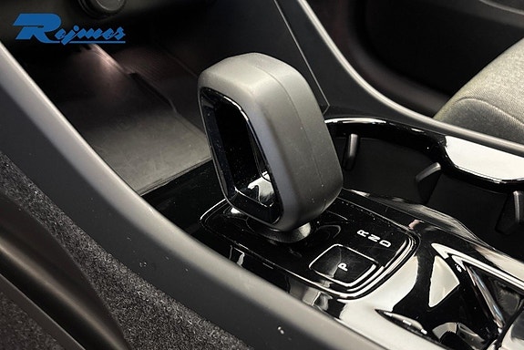 Volvo XC40 15 of 26