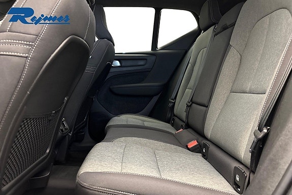 Volvo XC40 9 of 26