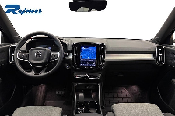 Volvo XC40 7 of 26