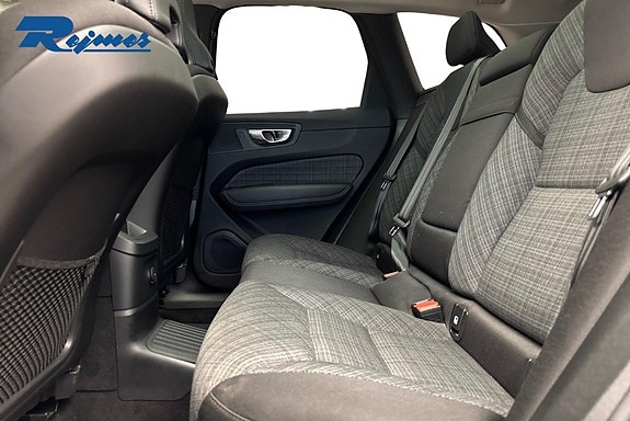 Volvo XC60 7 of 28