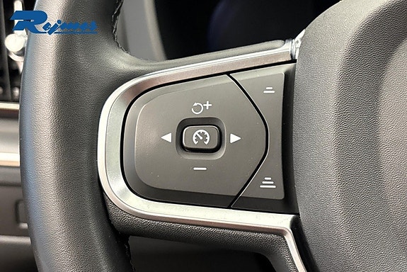 Volvo XC60 11 of 28