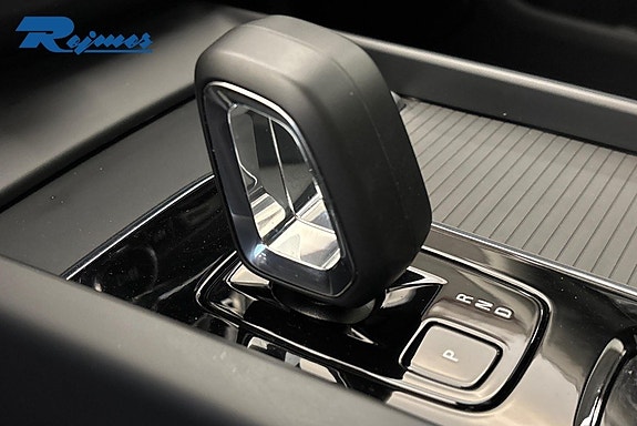 Volvo XC60 16 of 28