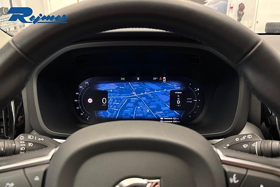 Volvo XC60 9 of 28