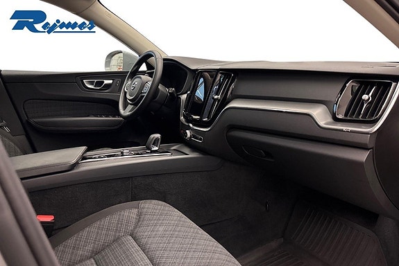 Volvo XC60 6 of 28
